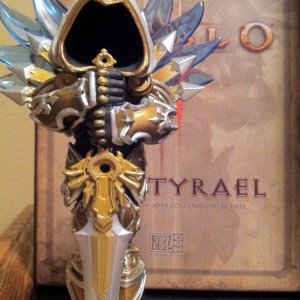 Mini Tyrael Statue