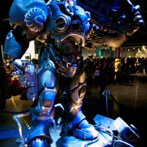 Starcraft Statue