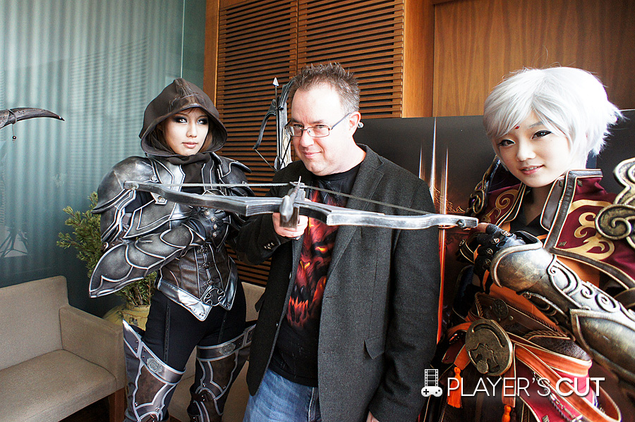 Jay Wilson &amp; cosplayers from Korea