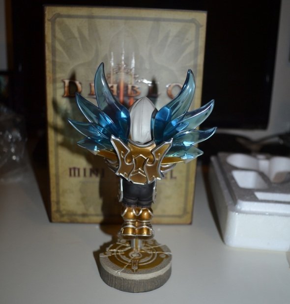 Mini Tyrael Statue