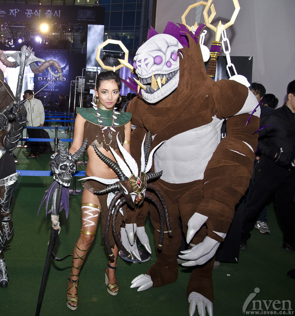 Reaper of Souls launch event cosplay from Korea