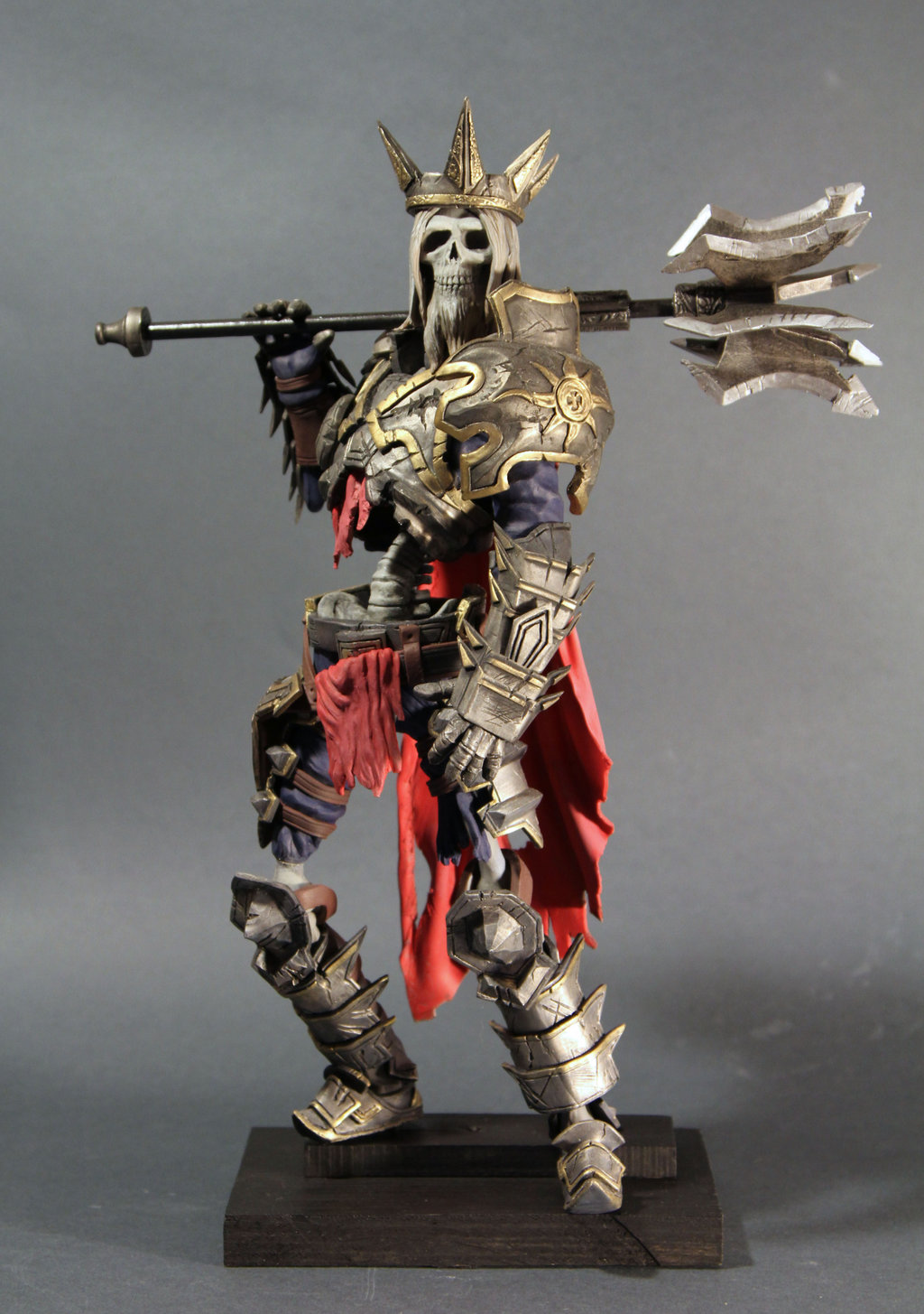 Skeleton King Sculpture